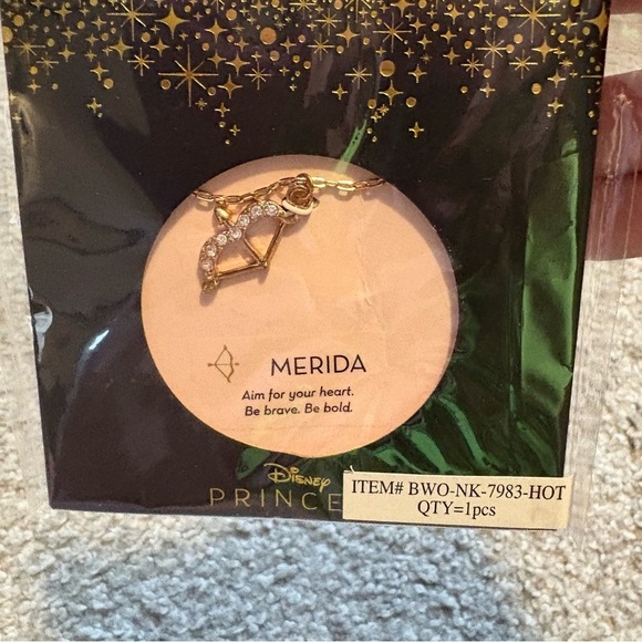 Disney Princess Merida Necklace NEW Bow Arrow Silver Brave - Picture 4 of 5